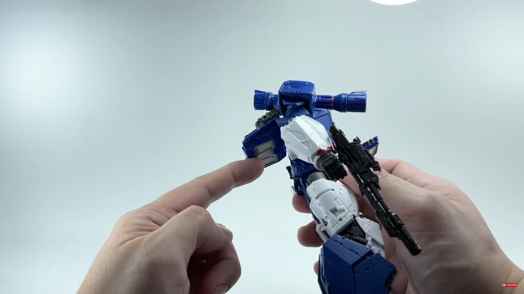 Transformers Studio Series 83 Soundwave & Ravage In Hand Image  (43 of 58)